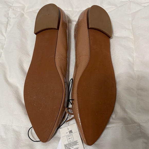 Banana Republic Factory Tan Patient Leather Flats Size 8 NWT - Picture 2 of 7